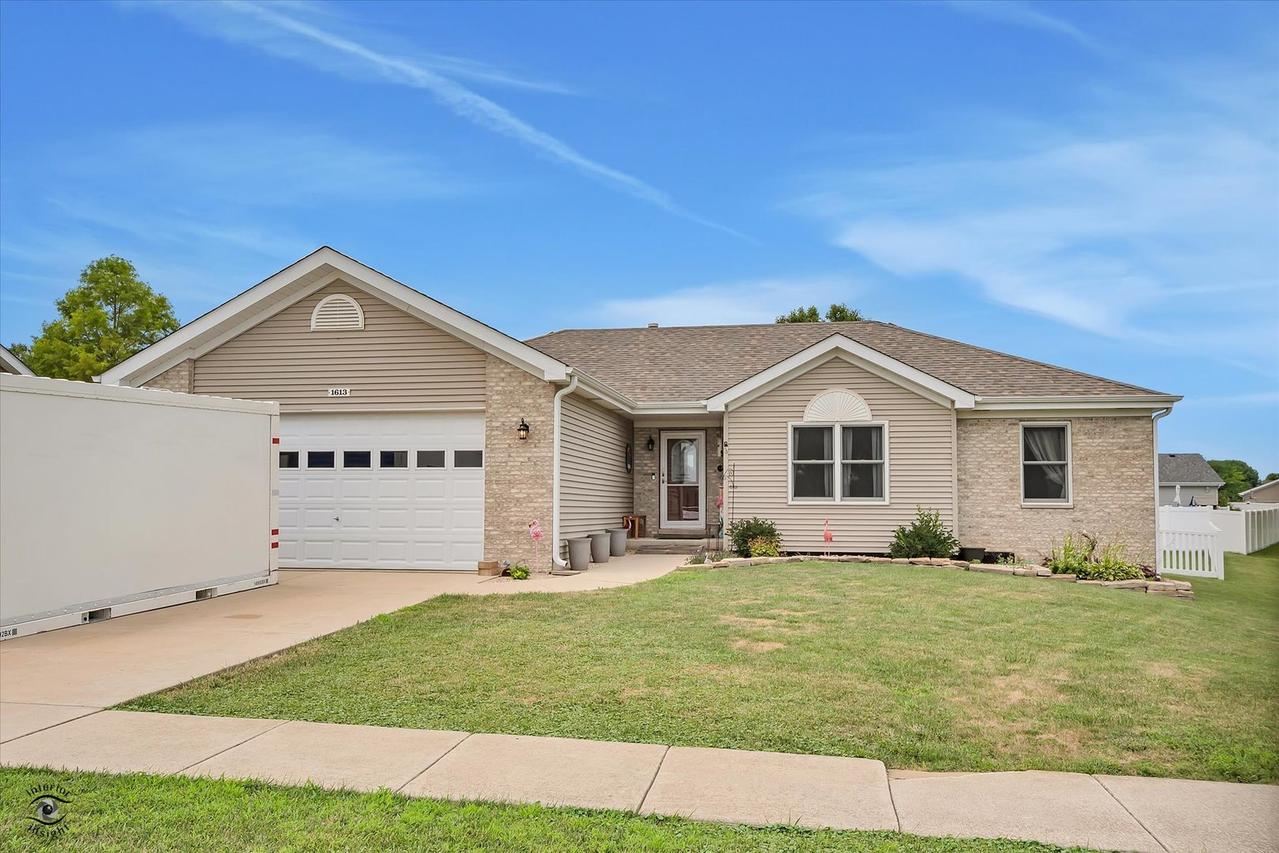 1613 Stefanie Ln., Bourbonnais, IL 60914