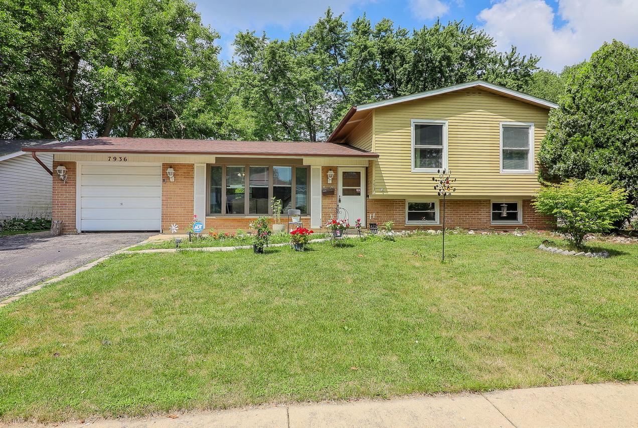 7936 N Ramsgate Cir., Hanover Park, IL 60133