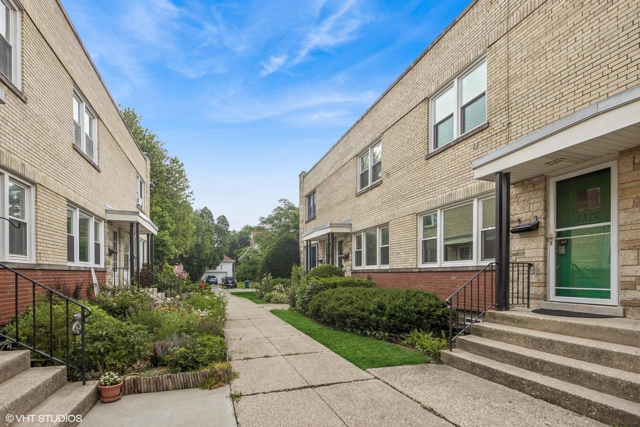 337 Wesley Ave. #C, Oak Park, IL 60302