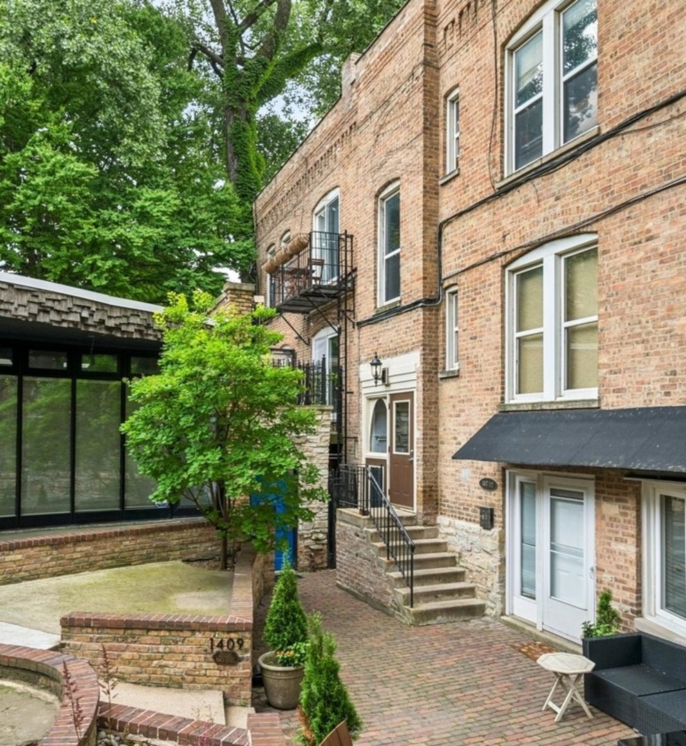 1407 N Wells St. #3E, Chicago, IL 60610