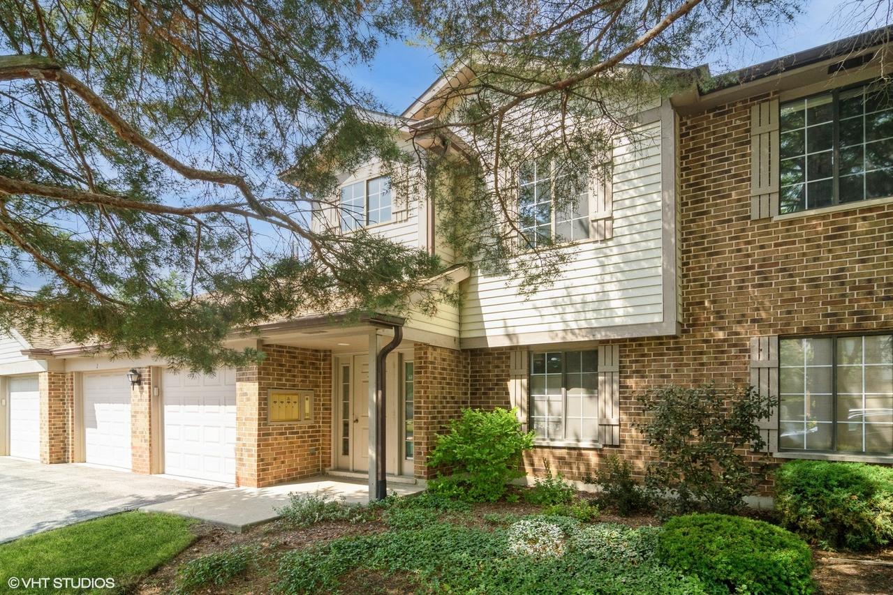 4130 N Pheasant Trail Ct. #2, Arlington Heights, IL 60004