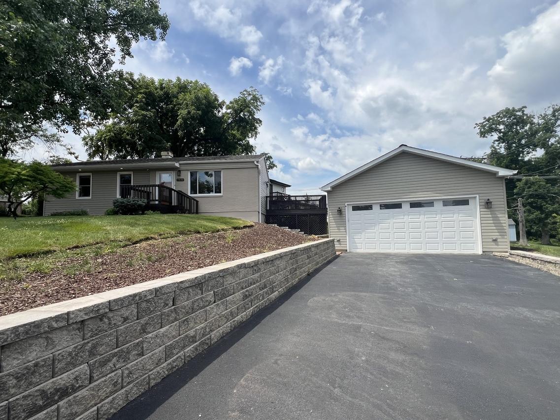 7830 Westview Ln., Woodridge, IL 60517