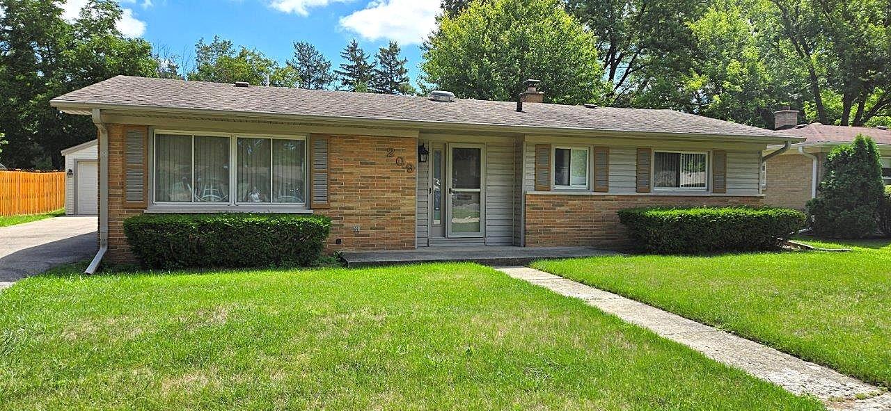 209 Gladys Ave., Fox River Grove, IL 60021