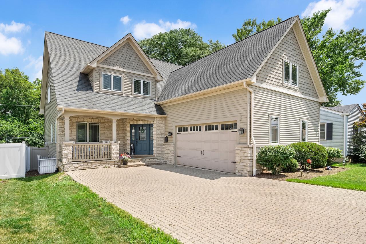 4237 Washington St., Downers Grove, IL 60515