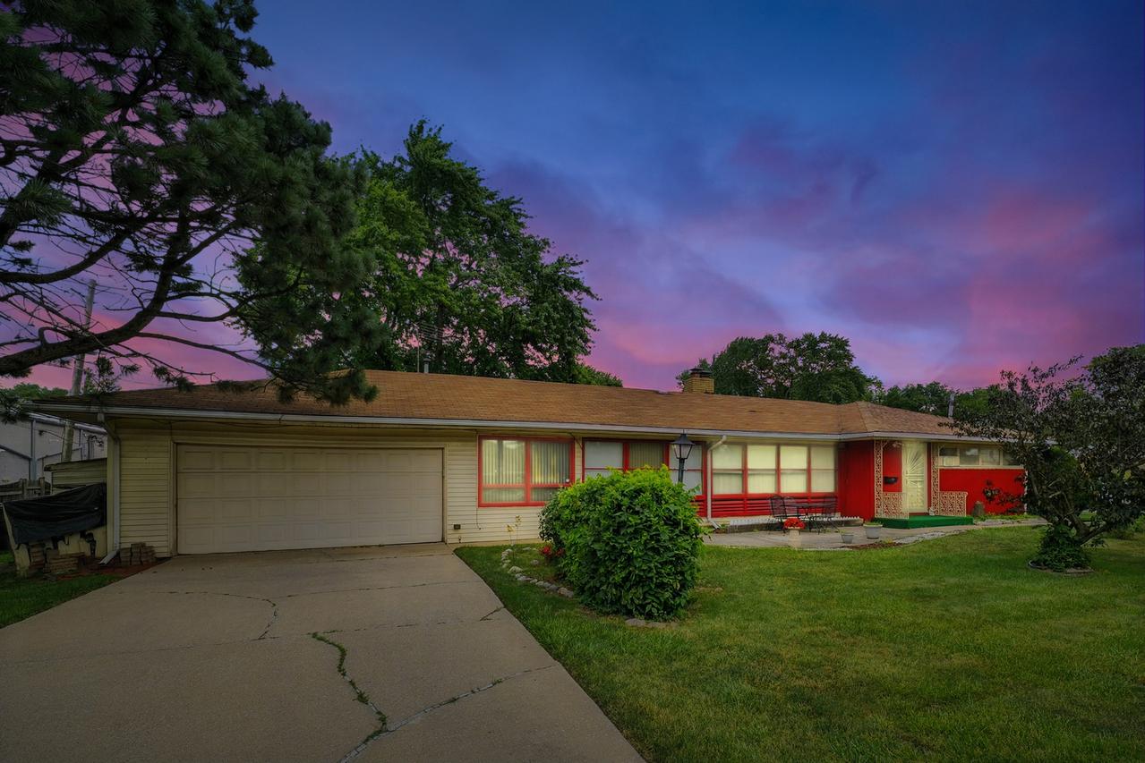 16632 Emerald Ave., Harvey, IL 60426