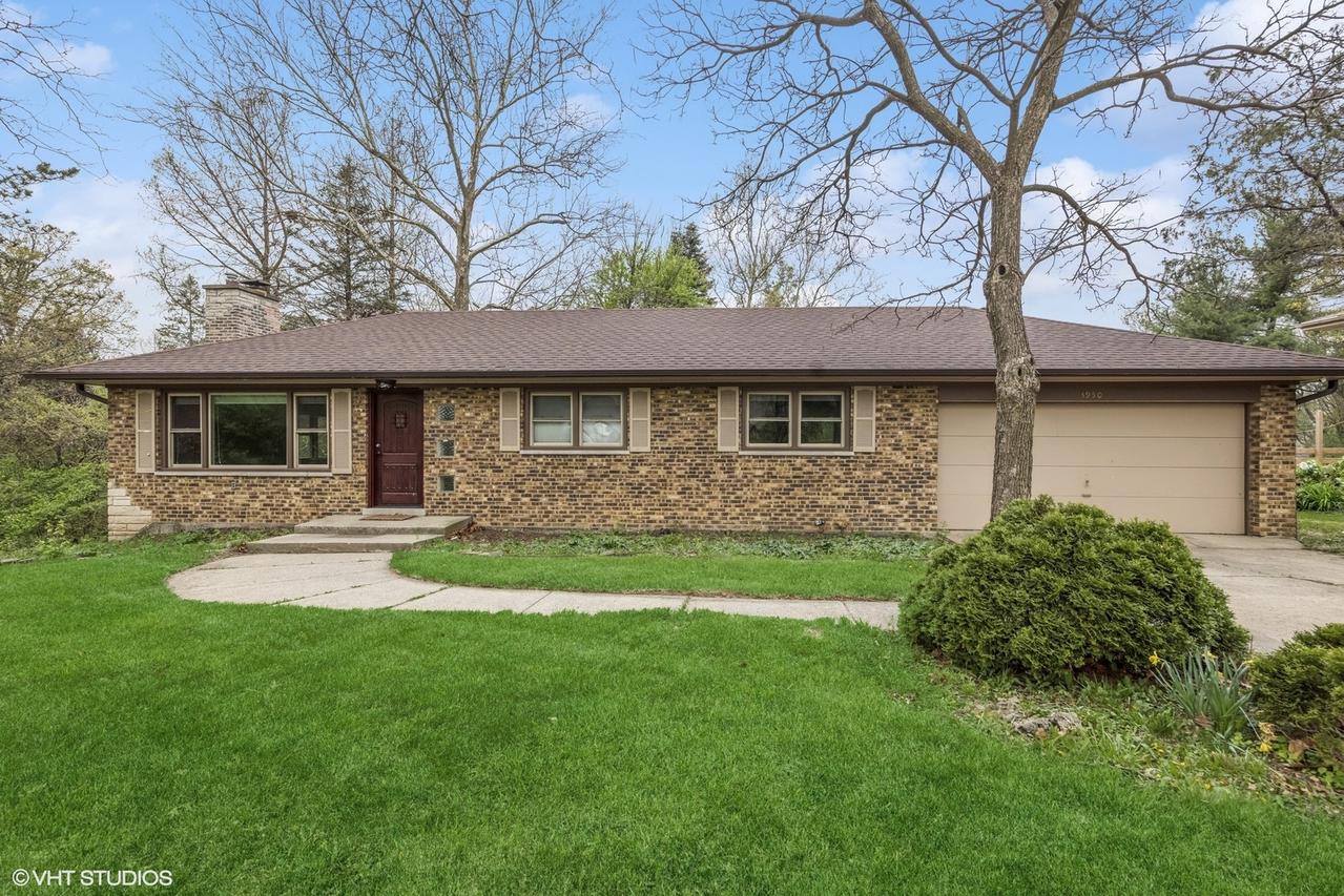 3950 Downers Dr., Downers Grove, IL 60515