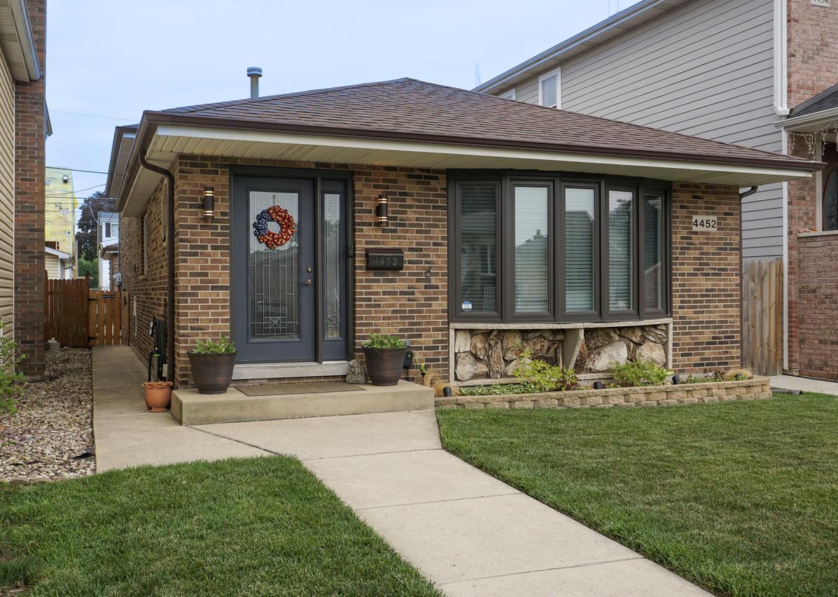 4452 N Newland Ave., Harwood Heights, IL 60706