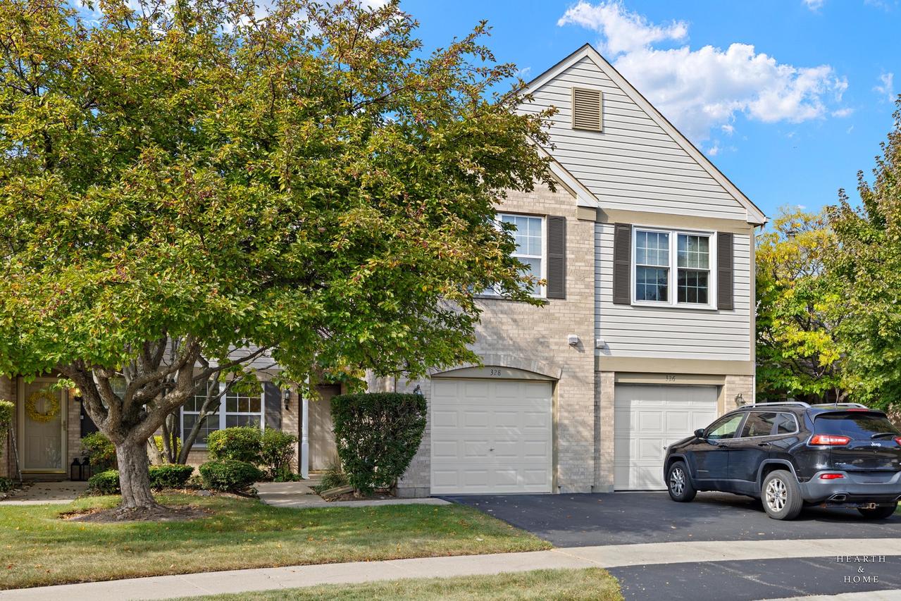 328 Crystal Ridge Dr., Crystal Lake, IL 60012