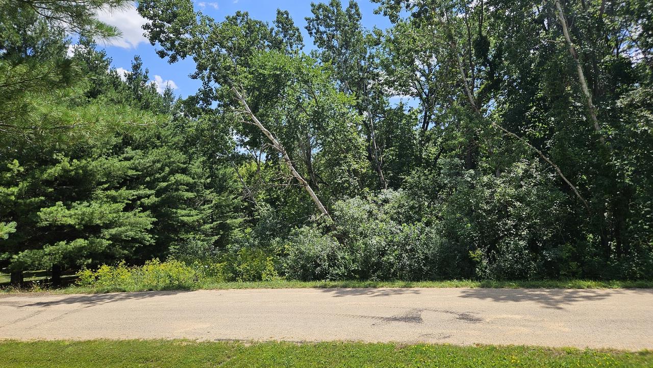 12-108 Briarwood Dr., Lanark, IL 61046