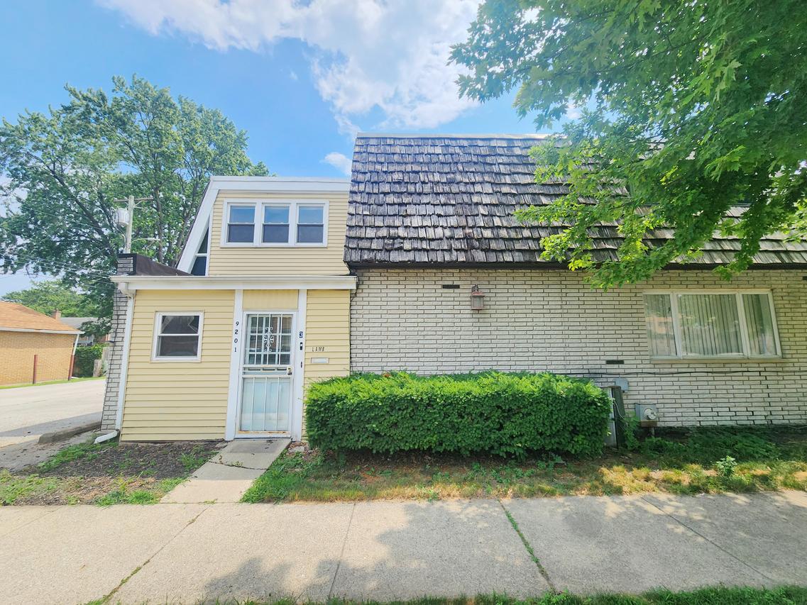 9201 S Kedzie Ave. #3, Evergreen Park, IL 60805