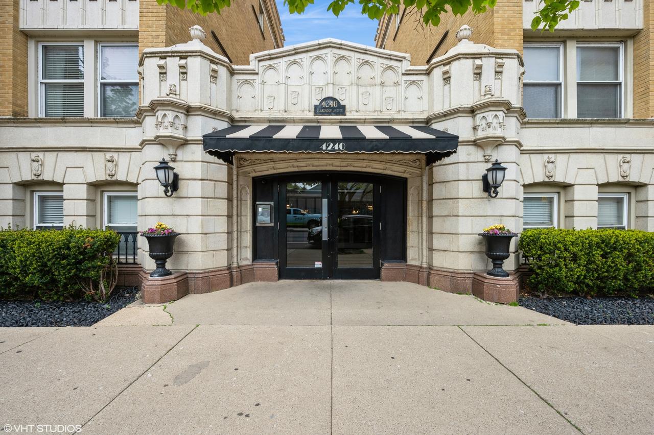 4240 N Clarendon Ave. #301S, Chicago, IL 60613