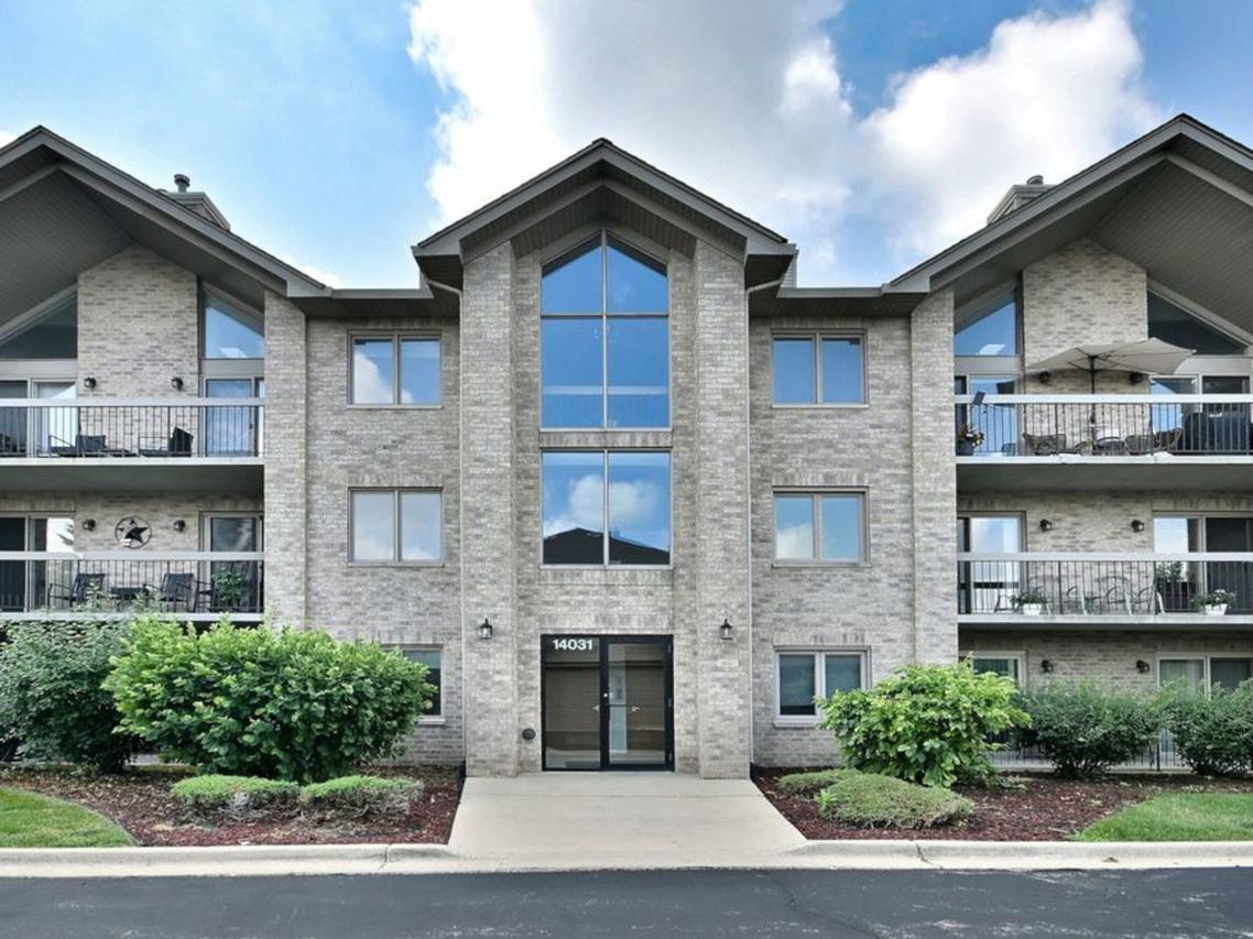 14031 Norwich Ln. #101, Orland Park, IL 60467