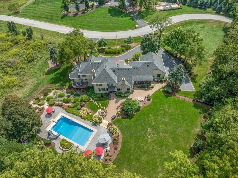 41W590 Bowgren Dr., Campton Hills, IL 60119