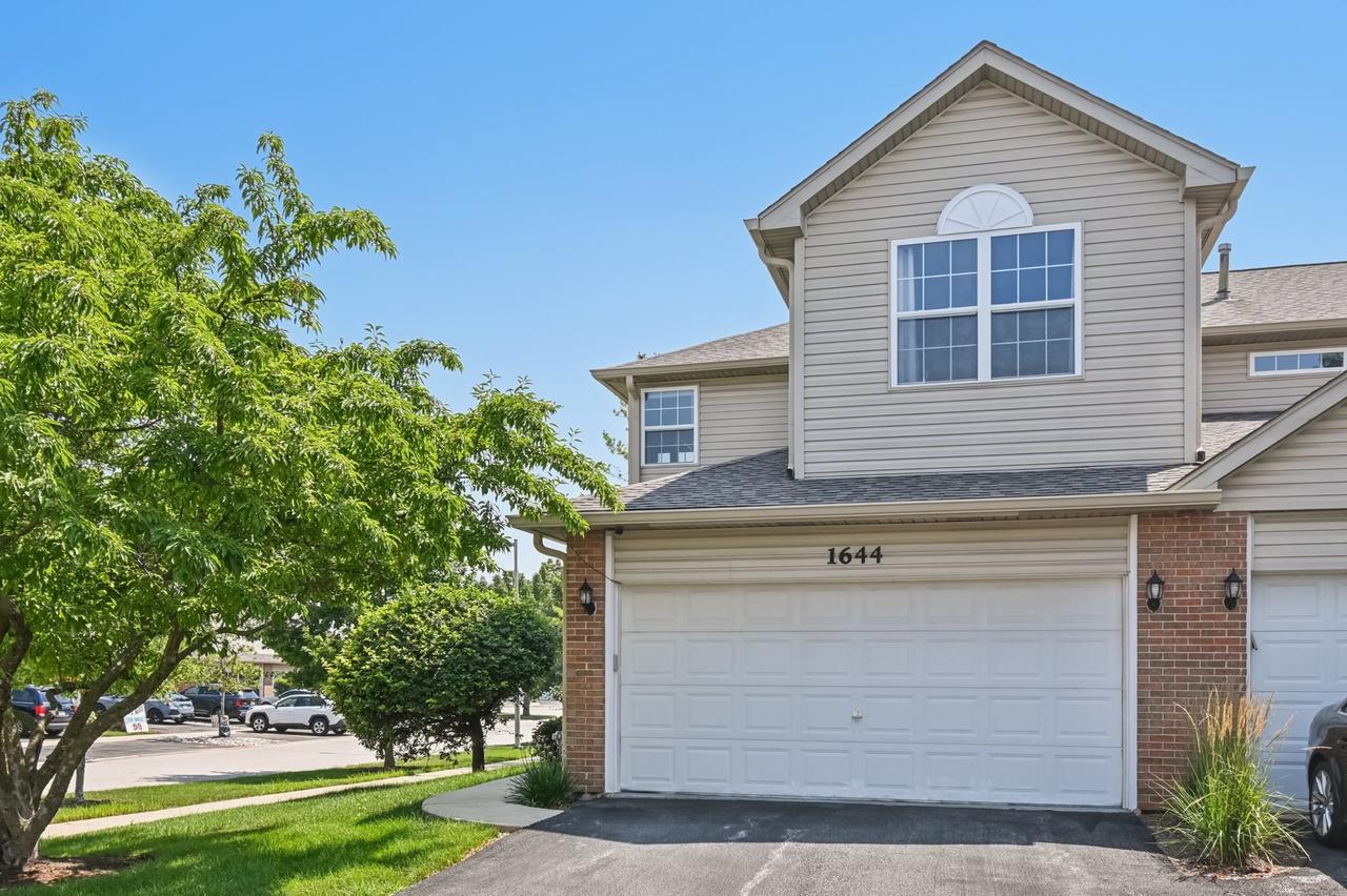 1644 Windward Ave., Naperville, IL 60563