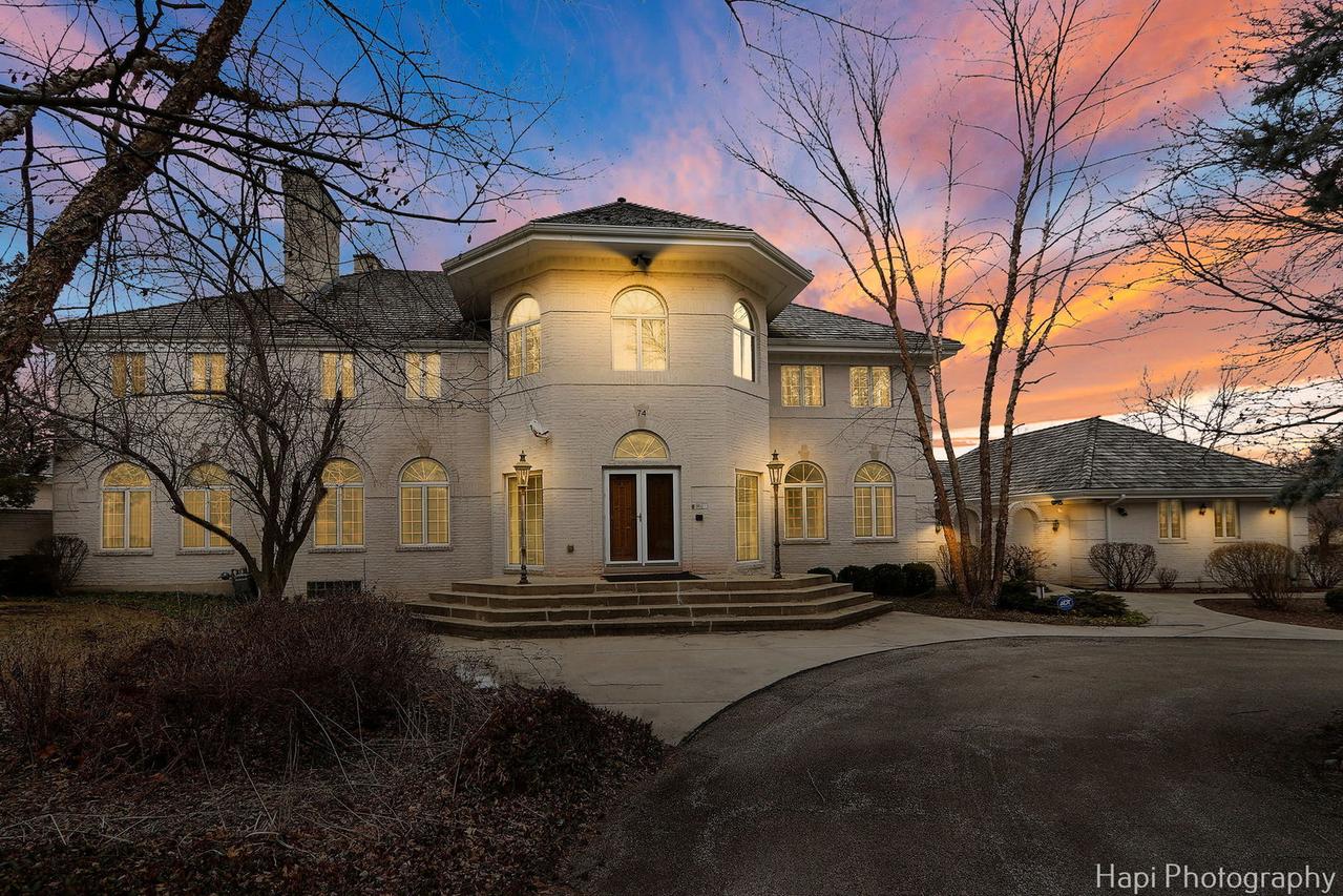 74 Dundee Ln., Barrington Hills, IL 60010