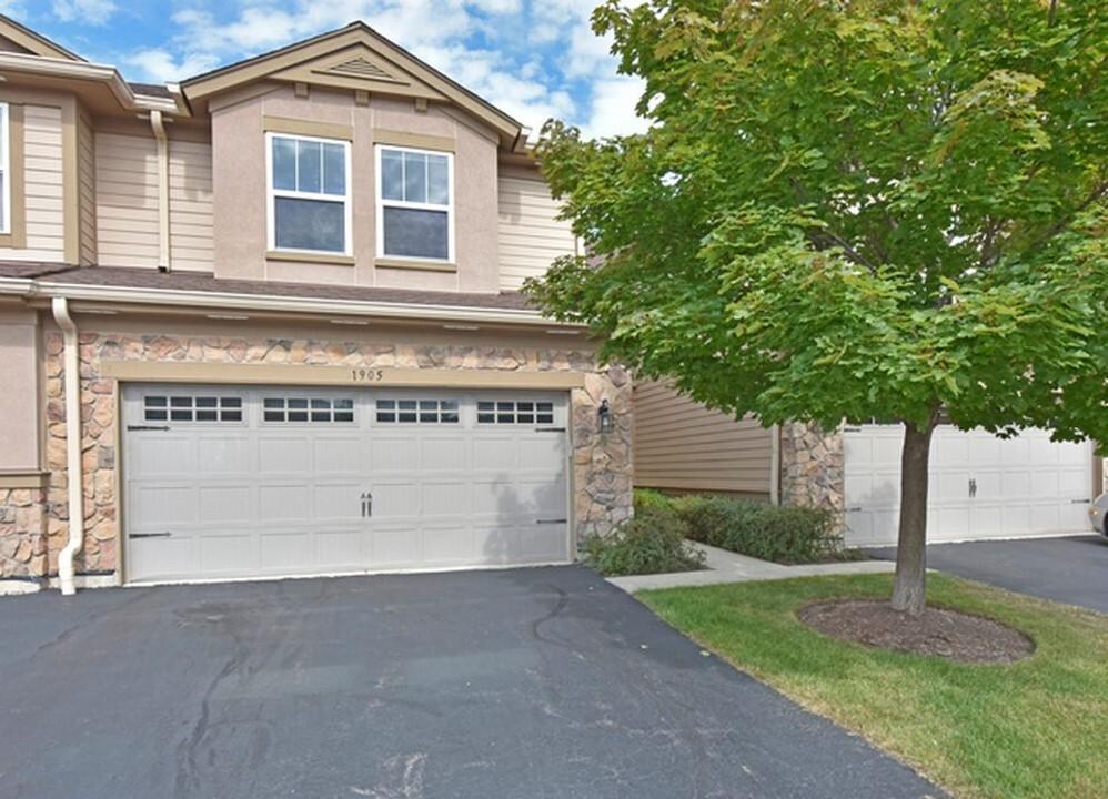 1905 Crenshaw Cir., Vernon Hills, IL 60061