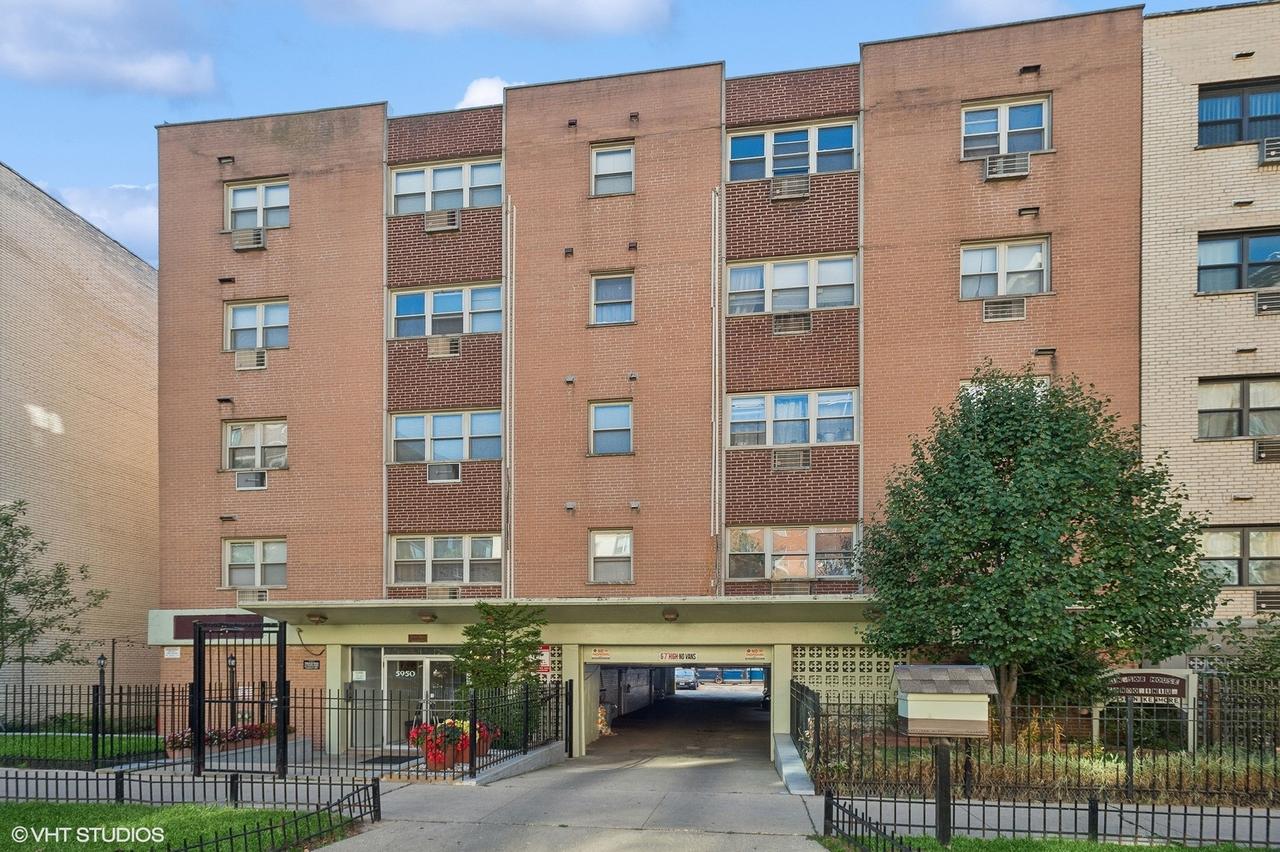 5950 N Kenmore Ave. #306, Chicago, IL 60660