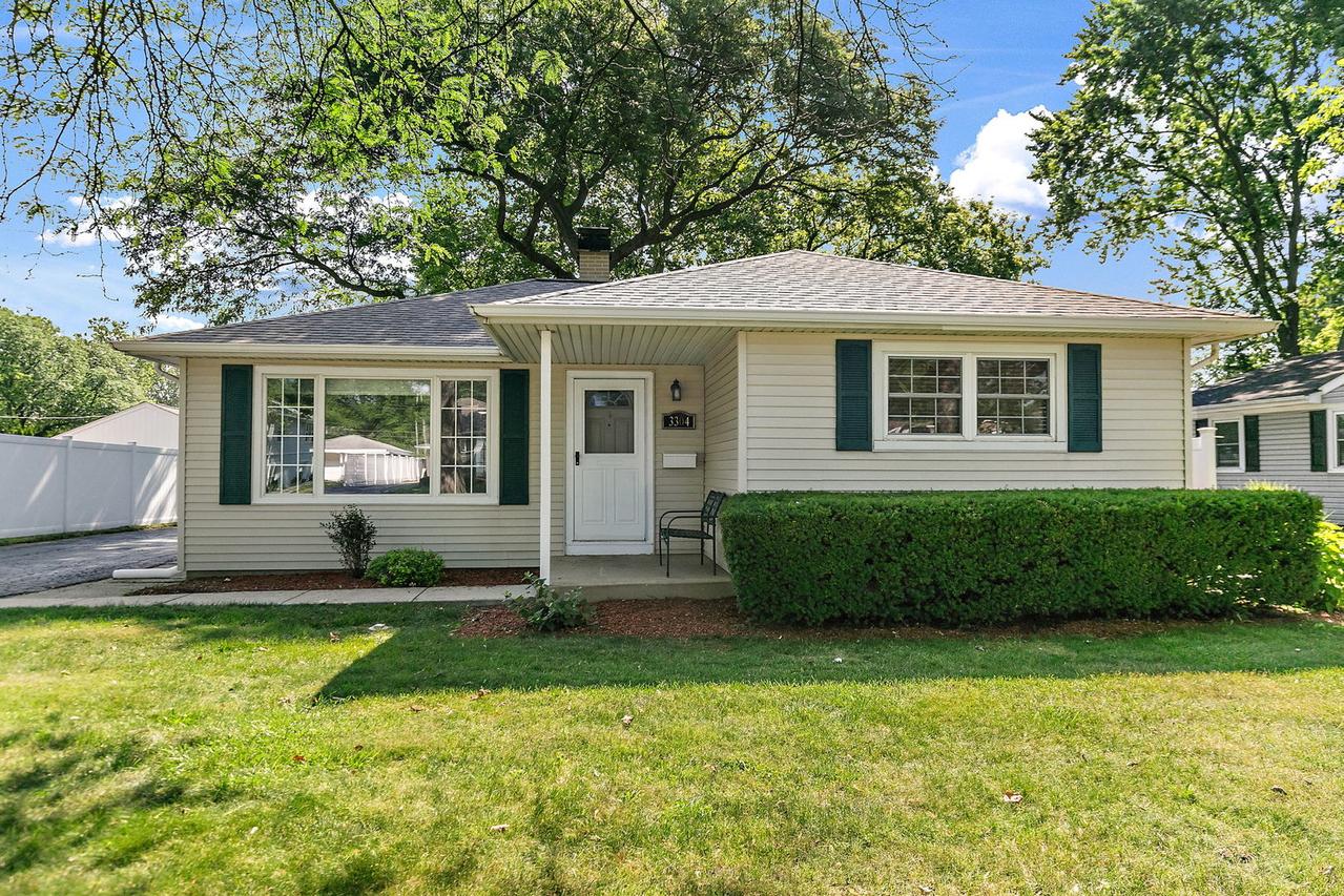 3304 Bobolink Ln., Rolling Meadows, IL 60008