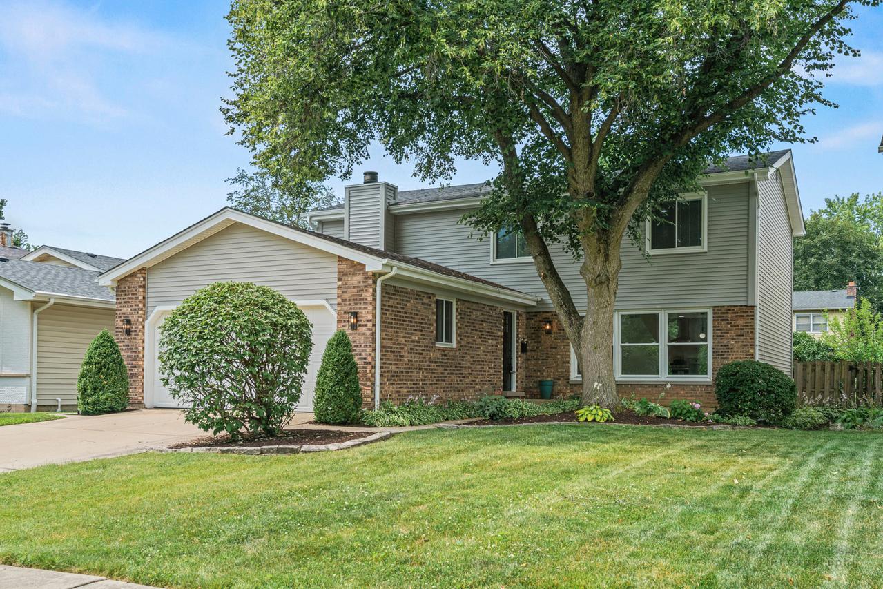 154 Newton Ave., Glen Ellyn, IL 60137