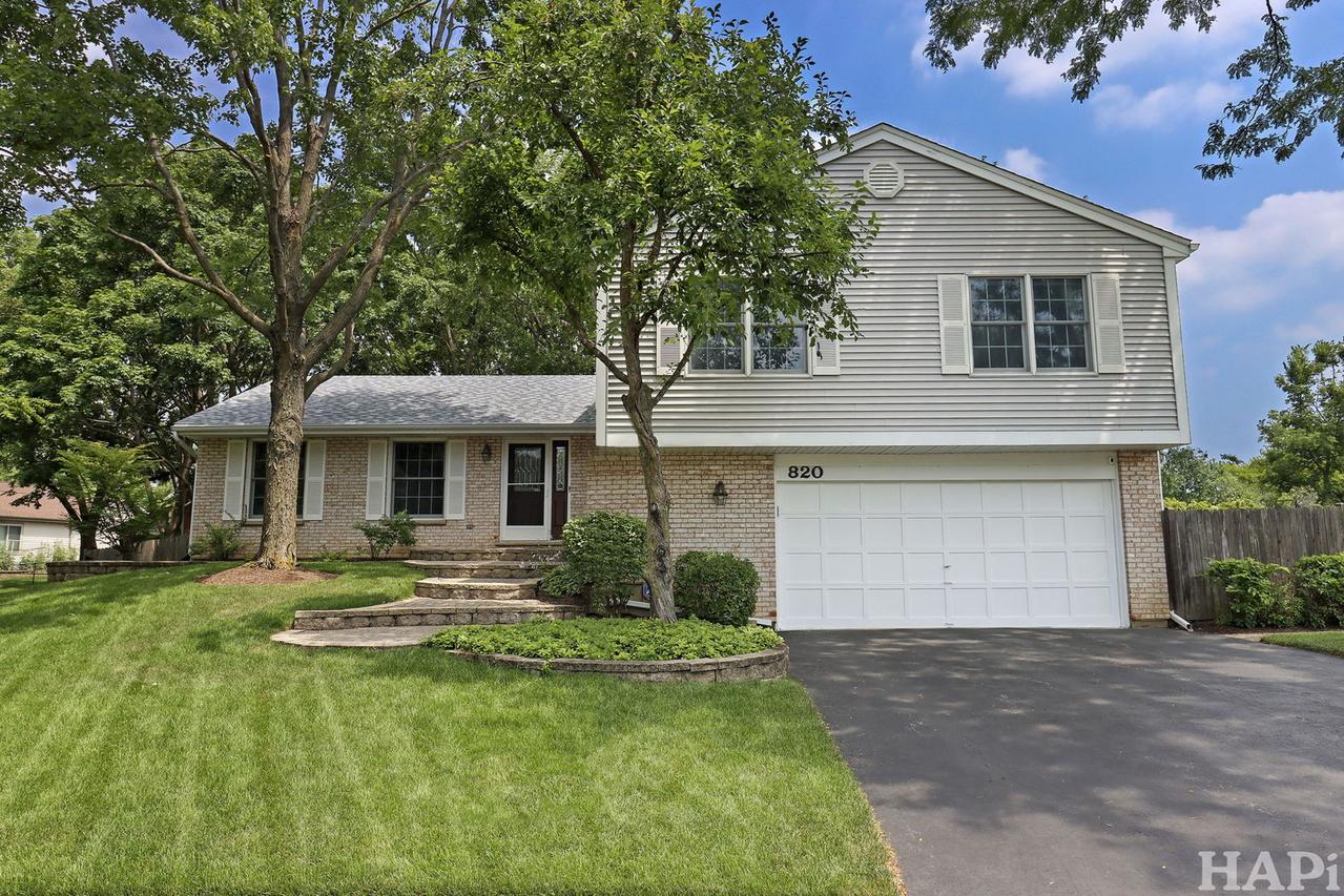 820 Indigo Ct., Lake Zurich, IL 60047