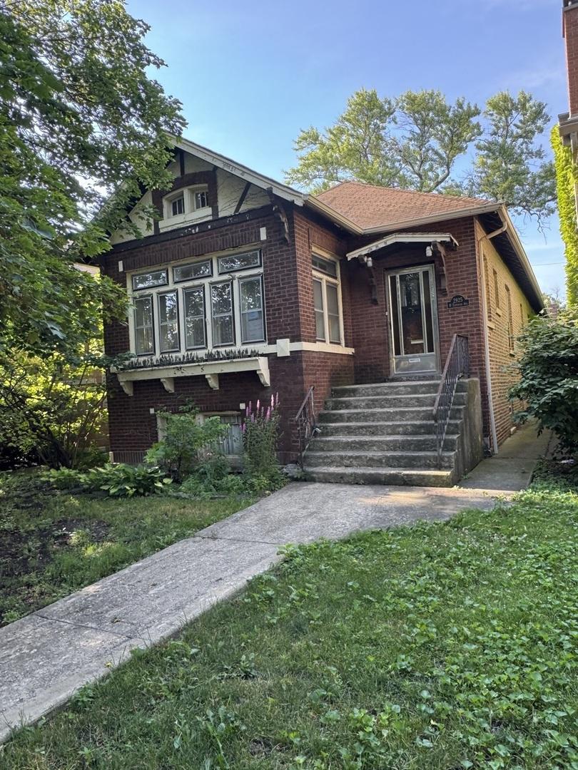 2925 W Eastwood Ave., Chicago, IL 60525