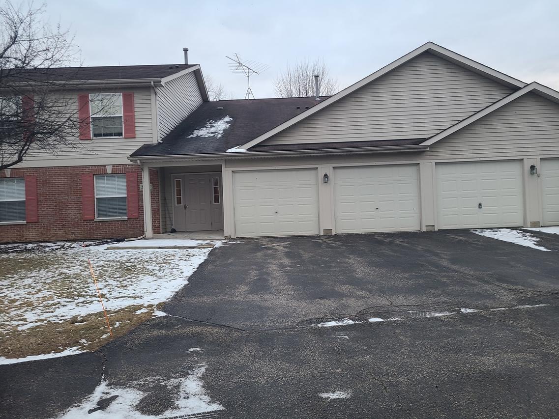 978 N Village Dr., Round Lake Beach, IL 60073