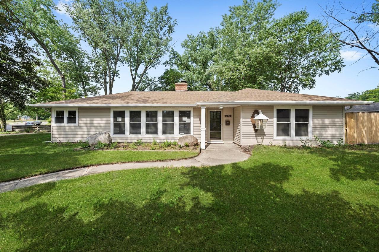 230 Mantua St., Park Forest, IL 60466