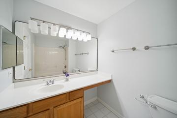 415 Bay Tree Cir., Vernon Hills, IL 60061