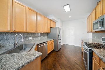 415 Bay Tree Cir., Vernon Hills, IL 60061
