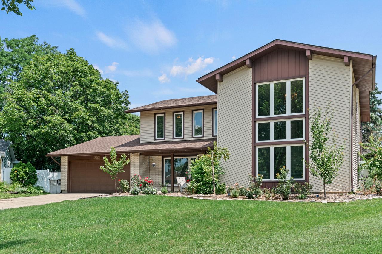 253 Fremont Ct., Bloomingdale, IL 60108