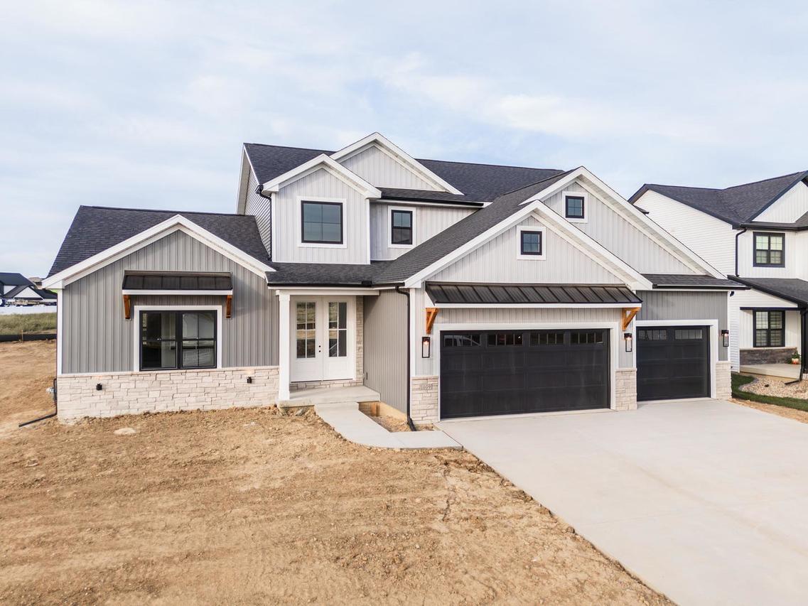 1009 Mount Carmel Rd., Bloomington, IL 61705
