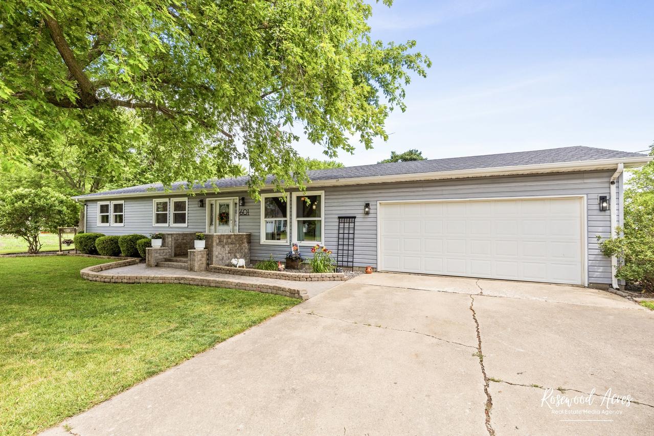 601 E Washington St., Ashkum, IL 60911