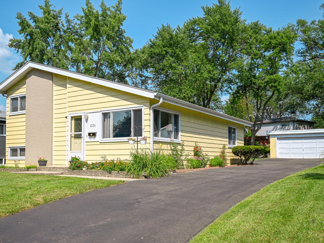 1331 Davine Dr., Glendale Heights, IL 60139