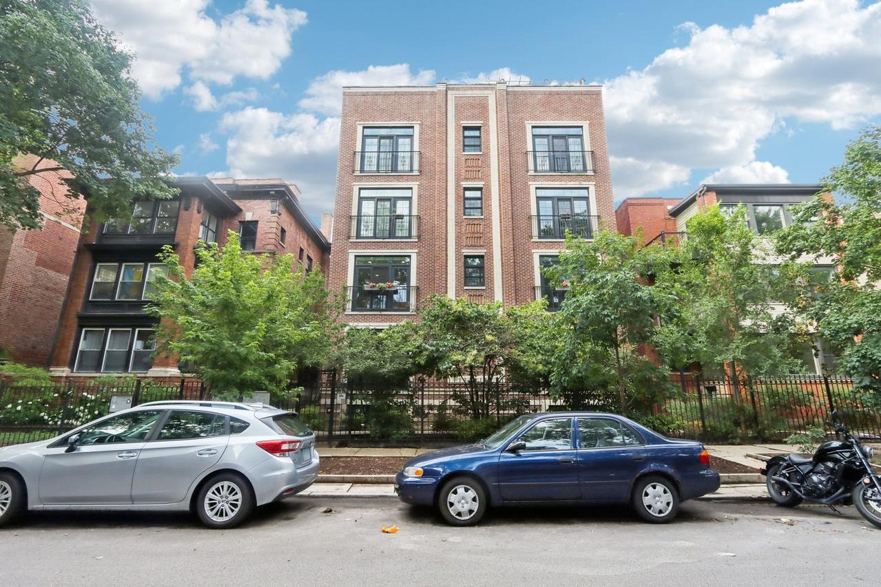 927 W Agatite Ave. #1S, Chicago, IL 60640