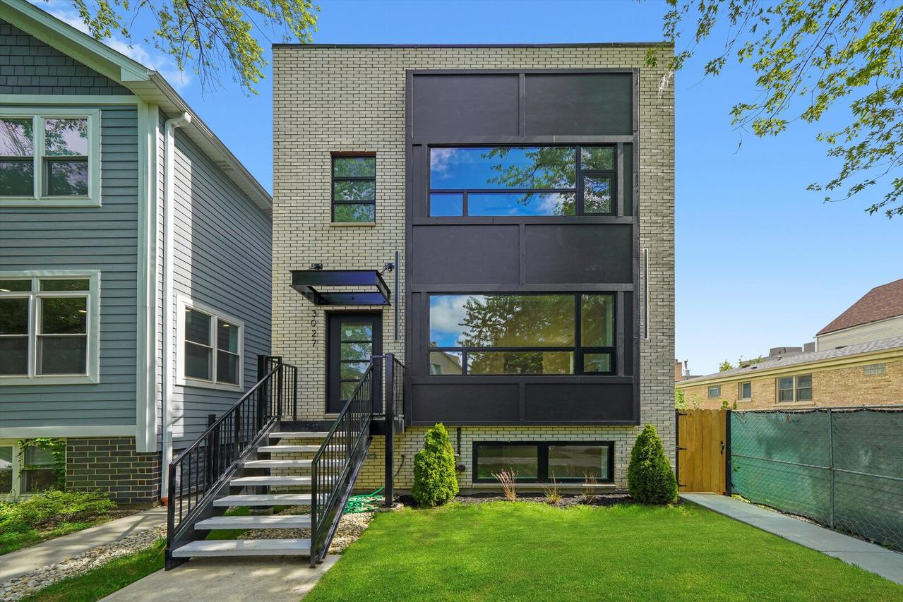 3027 N Elbridge Ave., Chicago, IL 60618