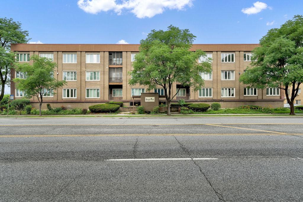 10048 S Pulaski Rd. #3F, Oak Lawn, IL 60453