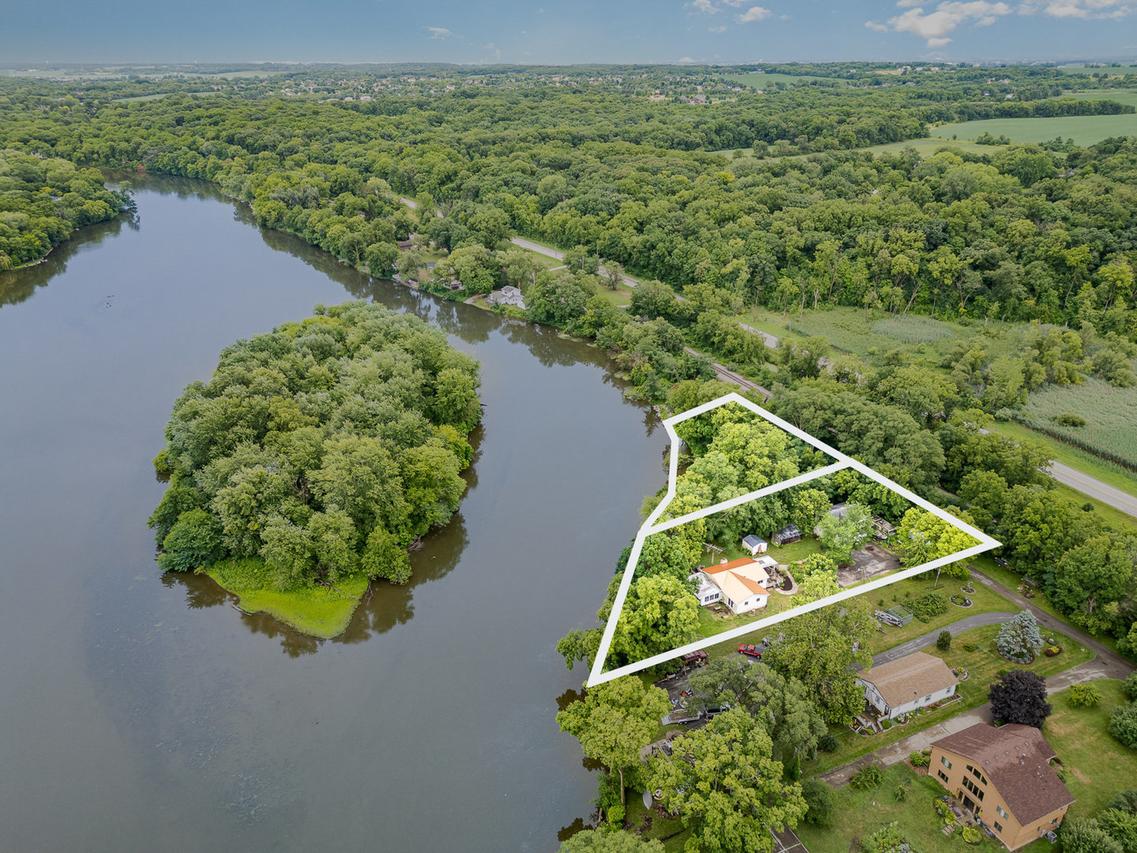 8901 Van Emmon Rd., Yorkville, IL 60560