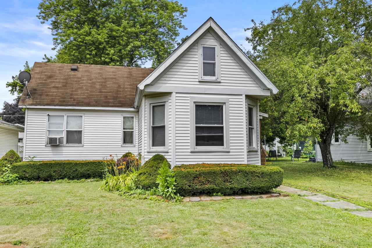 407 S Main St., Grant Park, IL 60940