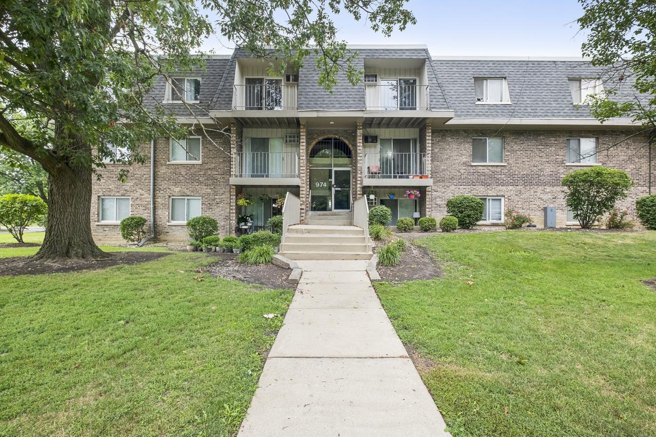 974 Crabapple Dr. #308, Prospect Heights, IL 60070