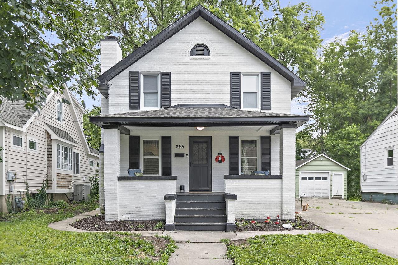 845 N 10th St., Dekalb, IL 60115