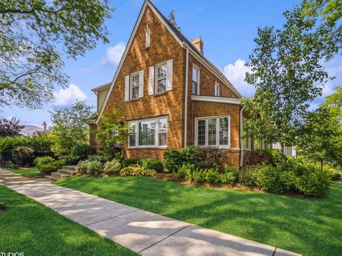 300 Elm St., Park Ridge, IL 60068