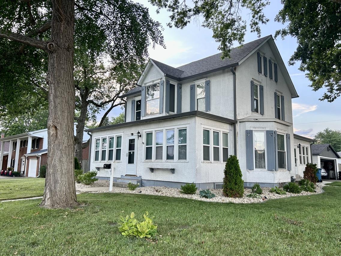 2603 3rd St., Peru, IL 61354
