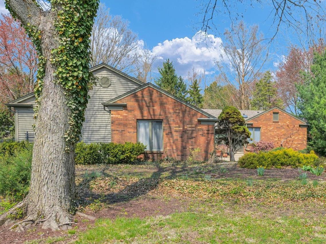 2606 S Nottingham Ct., Champaign, IL 61821