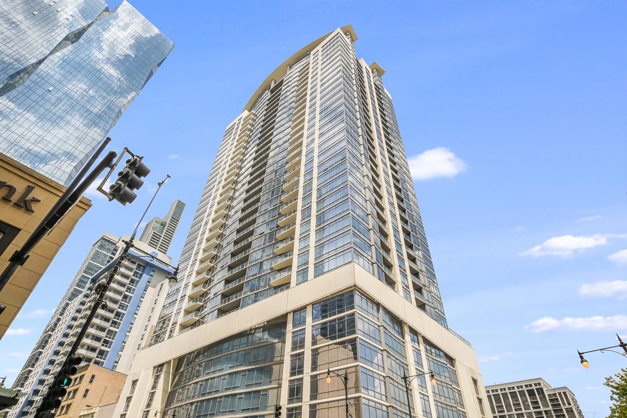 100 E 14th St. #2510, Chicago, IL 60605