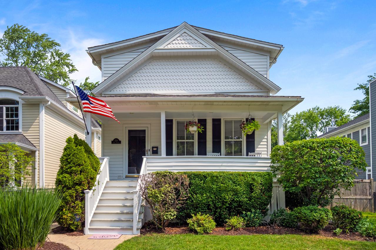 1718 Lake Ave., Wilmette, IL 60091