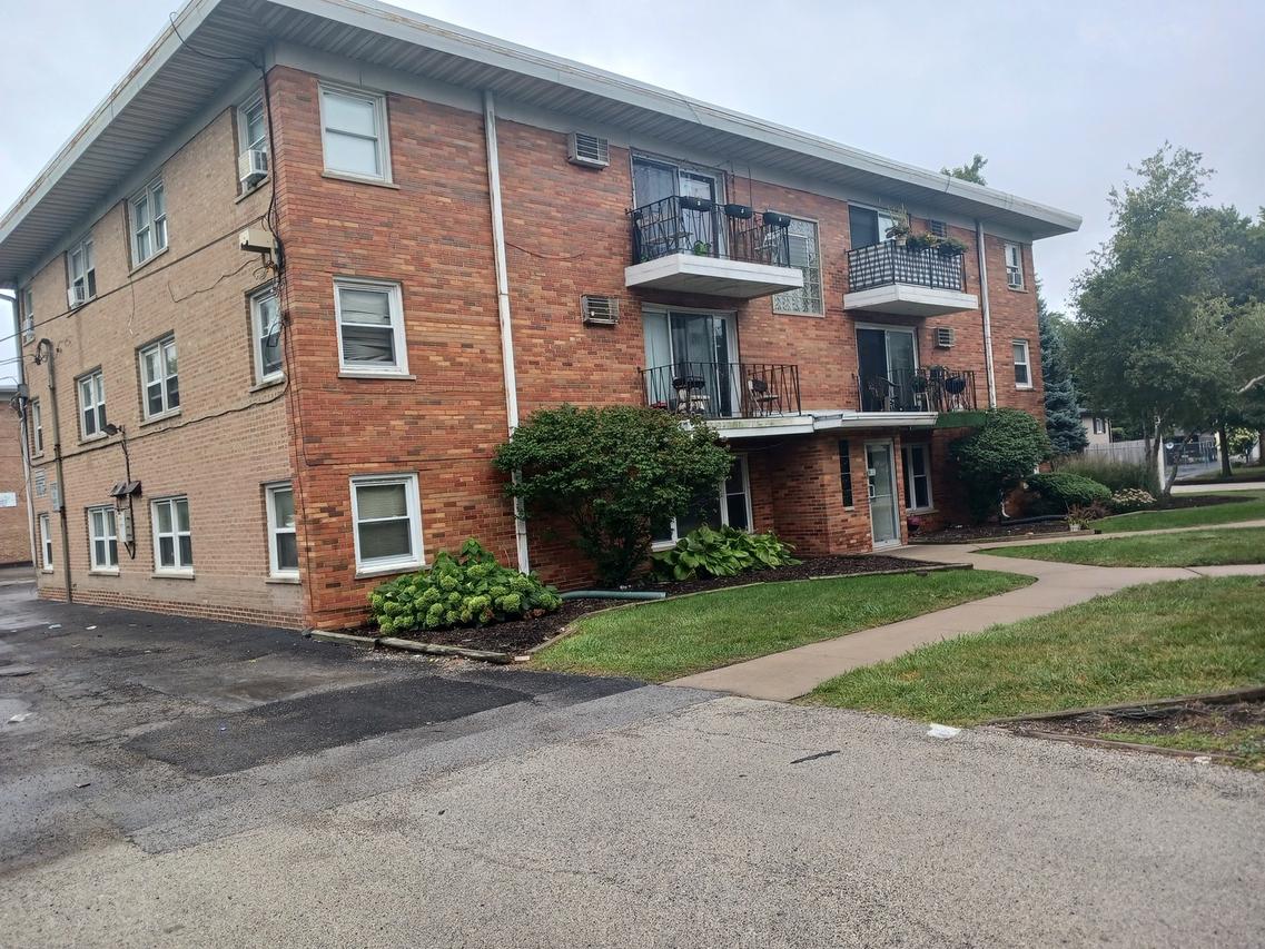10811 S Lloyd Dr. #2, Worth, IL 60482