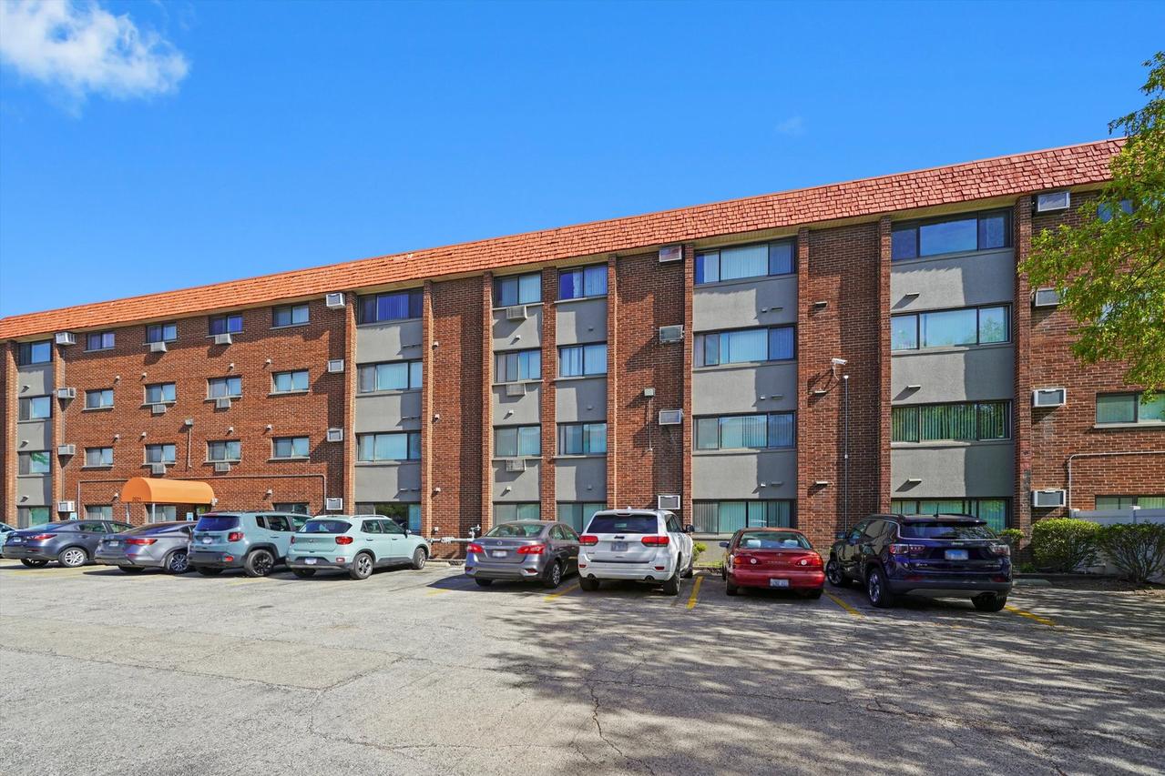 2021 S Wolf Rd. #2-118, Hillside, IL 60162
