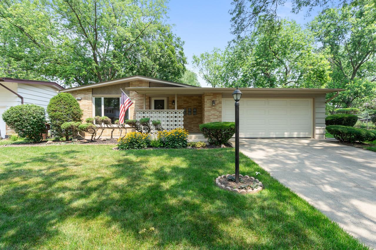 817 W Strieff Ln., Glenwood, IL 60425