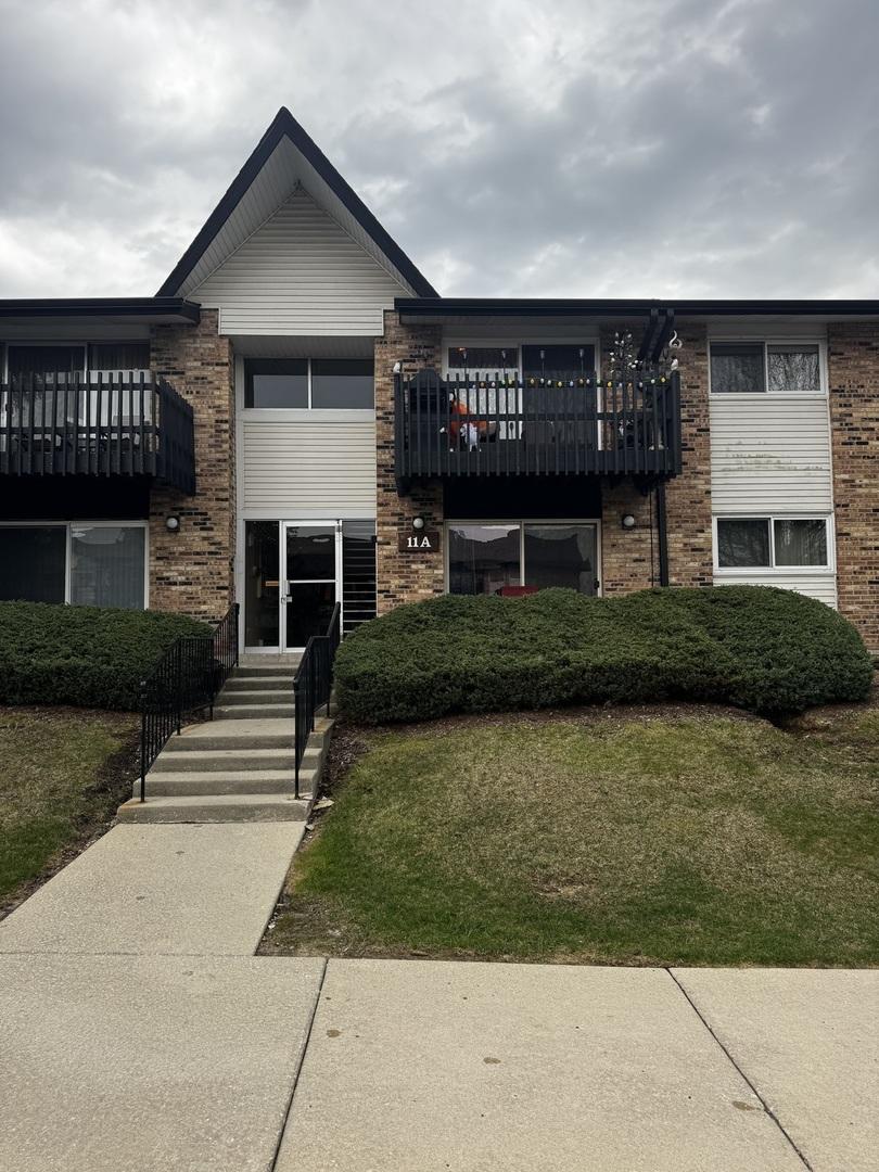 11A Kingery Quarter #202, Willowbrook, IL 60527