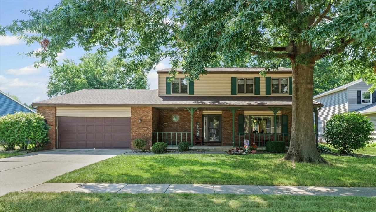 905 Fawn Dr., Mahomet, IL 61853